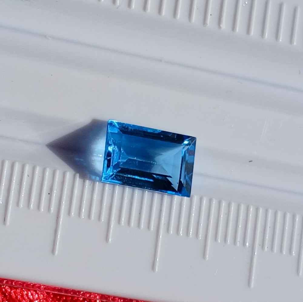 Stunning Rectangular Blue Topaz Gemstone 9x6mm